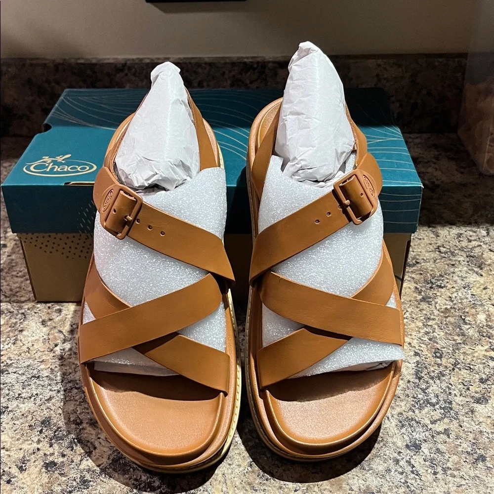 Chaco Townes Midform Leather Sandal - Picture 6 of 10